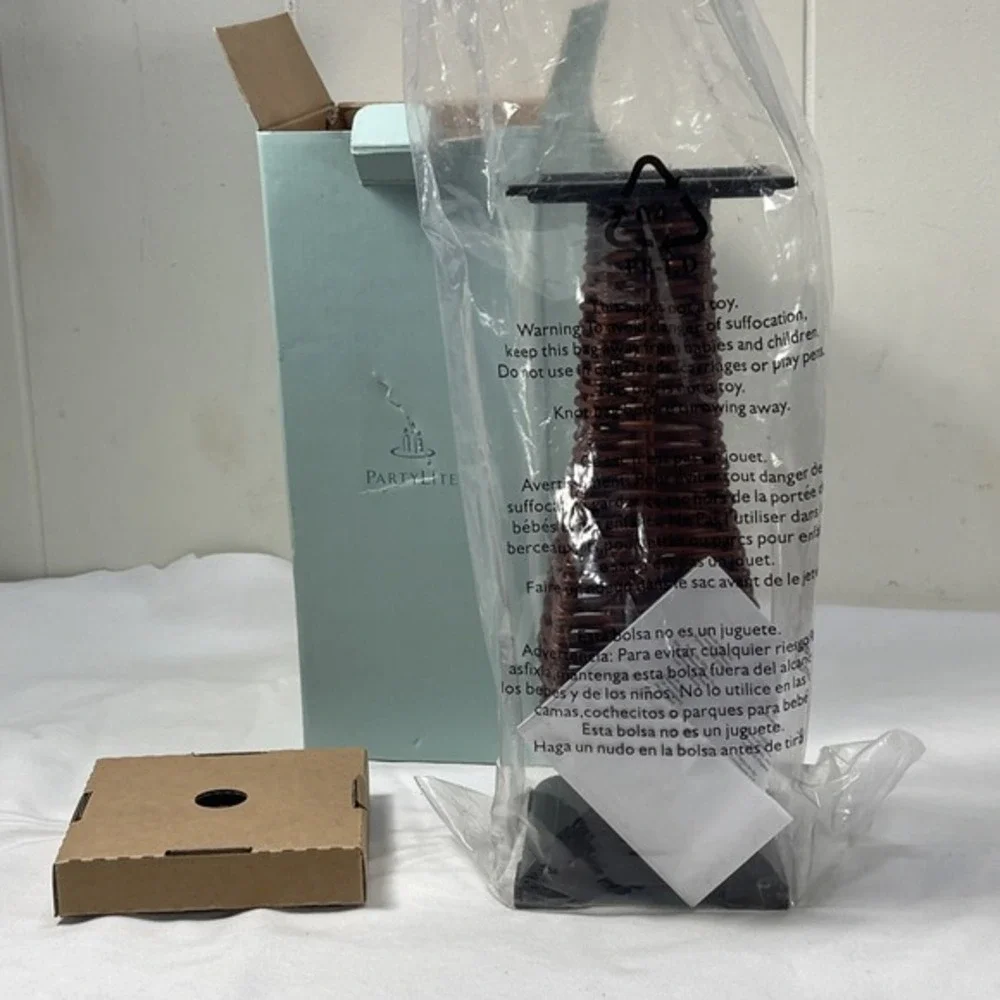 PartyLite Island Escape Pillar Candle Holder New in Box Tropical Coastal‎ Decor